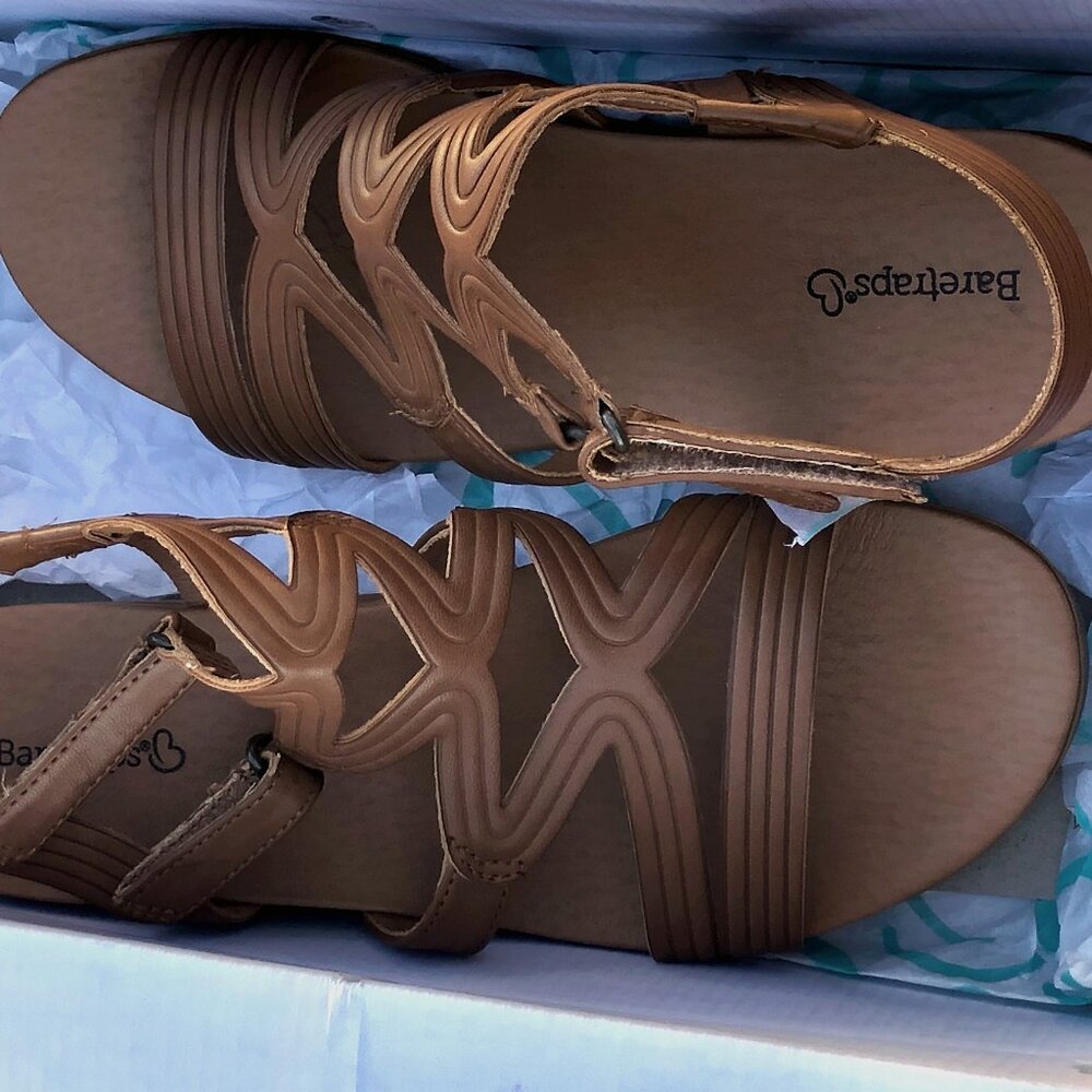 BareTraps Callin Wedge Sandal, sz 9.5M